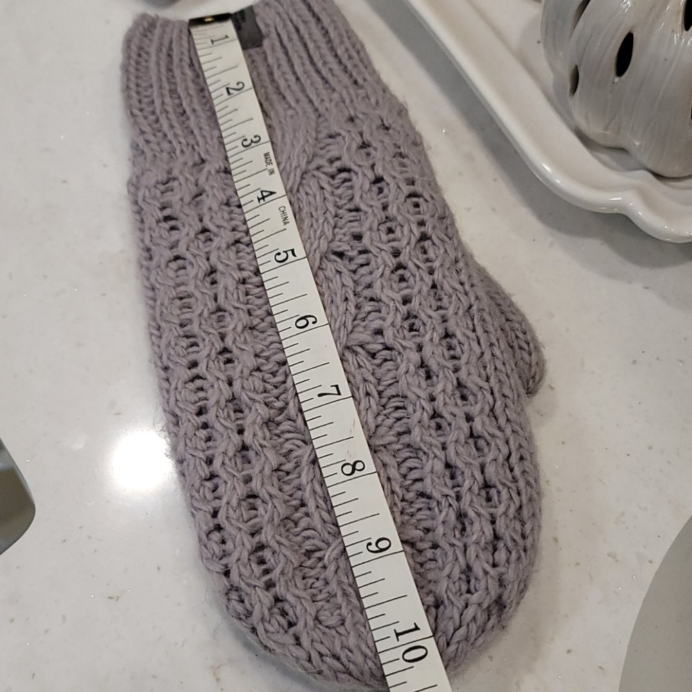 Mittens - Picture 4 of 4